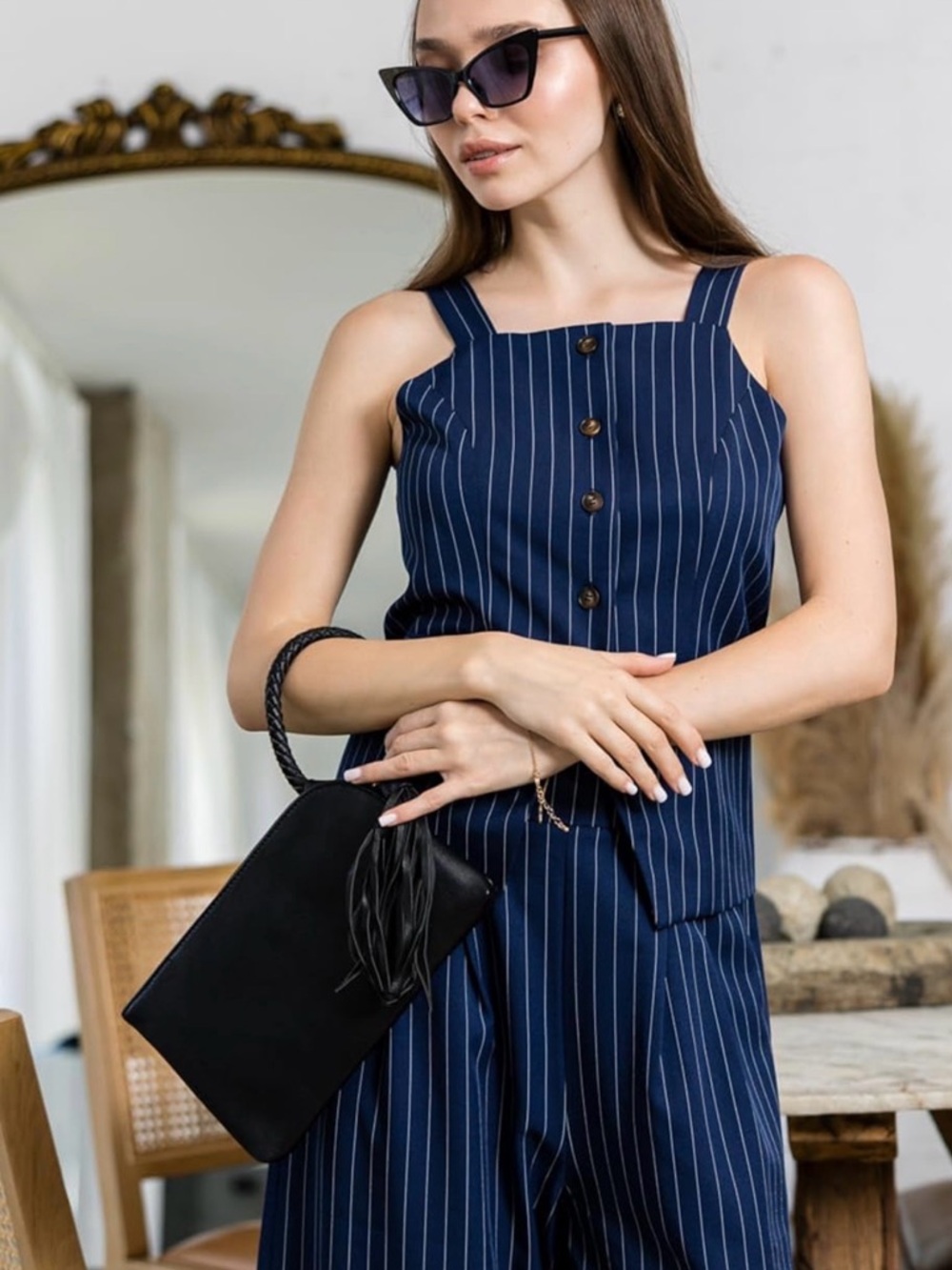 Like New Womens Clutch Purse Wristlet Wallet Vegan Leather with Wrist Strap